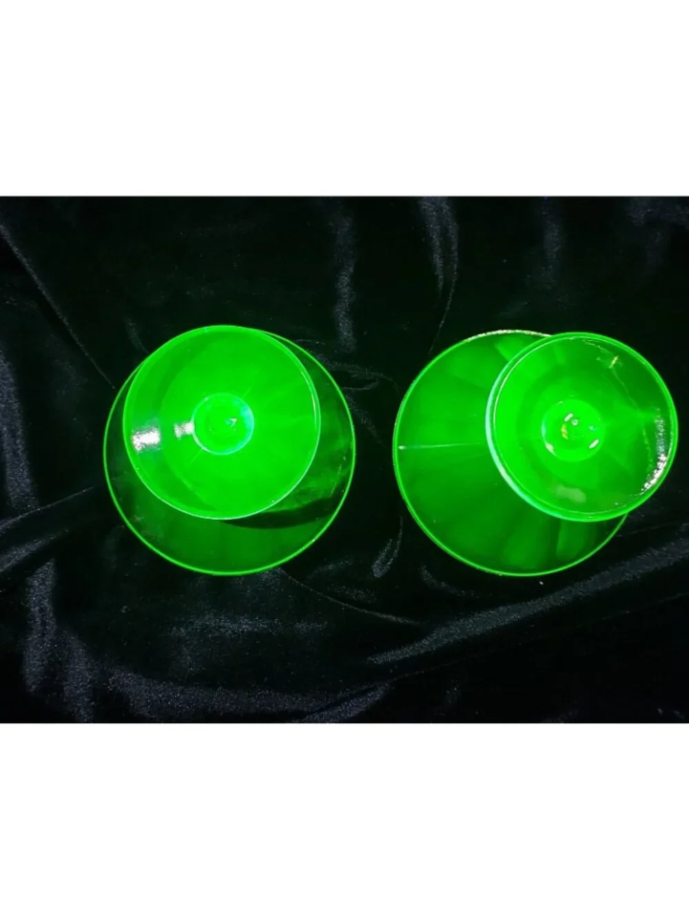 Federal Glass Company Pudding Custard Sherbet 2 Cups Glowy Depression Green - Picture 5 of 16